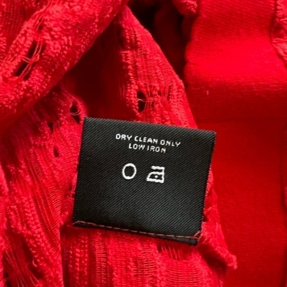 Carlisle New York Red Shirt Sleeve Textured Top with Split Sleeves and Bows - Picture 13 of 16